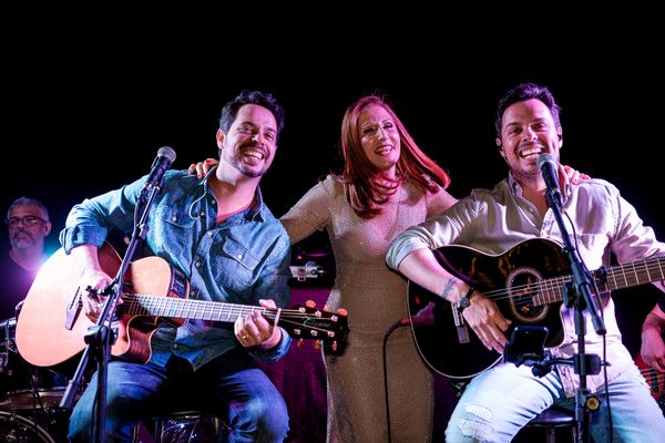 Mary Helal e a dupla Mateus&Cristiano