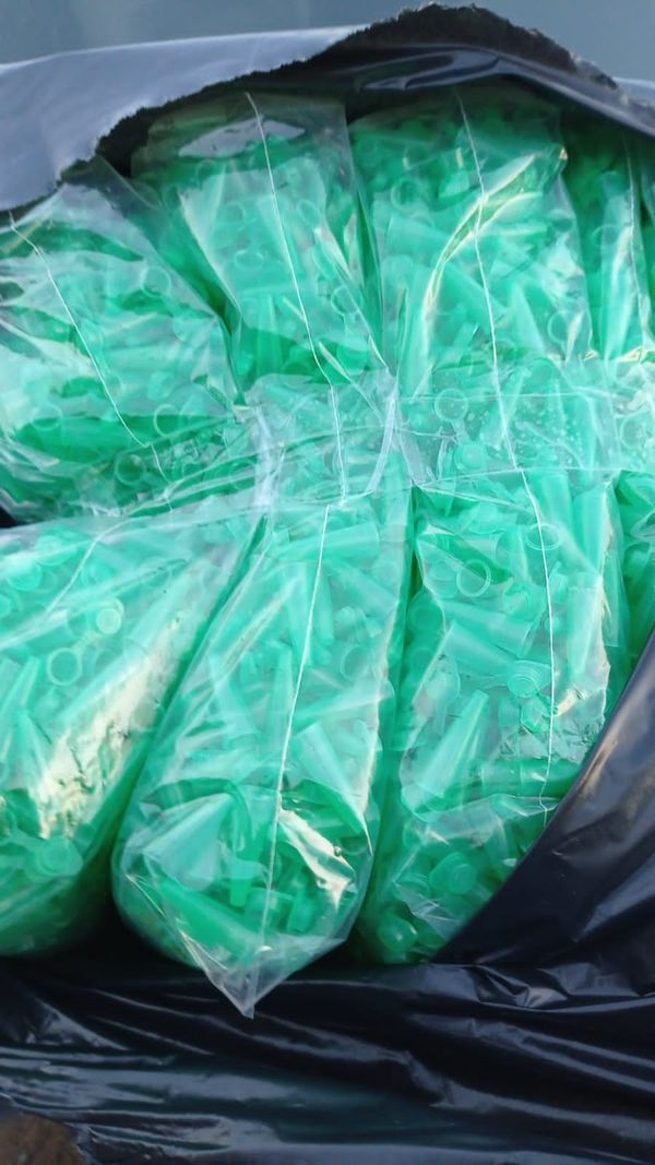 Mulher é presa levando crack, cocaína e fentanil para o namorado no ES por Divulgação/PRF