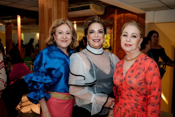 Carlotta Gottardi, Letícia Pernambuco e Regina Martins