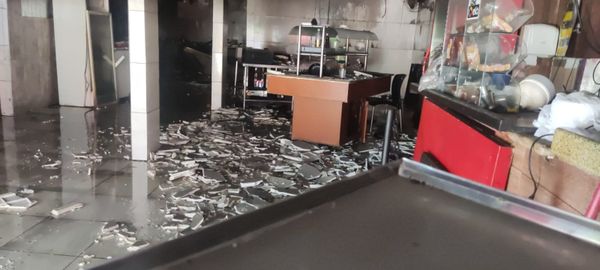 Incêndio atingiu restaurante na Serafim Derenzi, em Vitória por Roberto Pratti