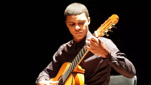 Lucas Souza quer estudar música clássica na Europa