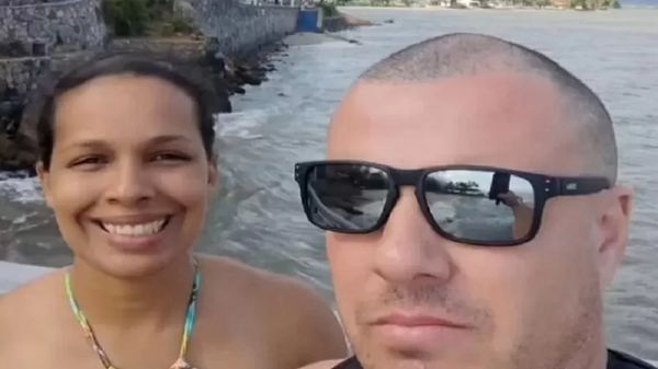 Os corpos das vítimas foram encontrados em via pública com ferimentos de arma de fogo.