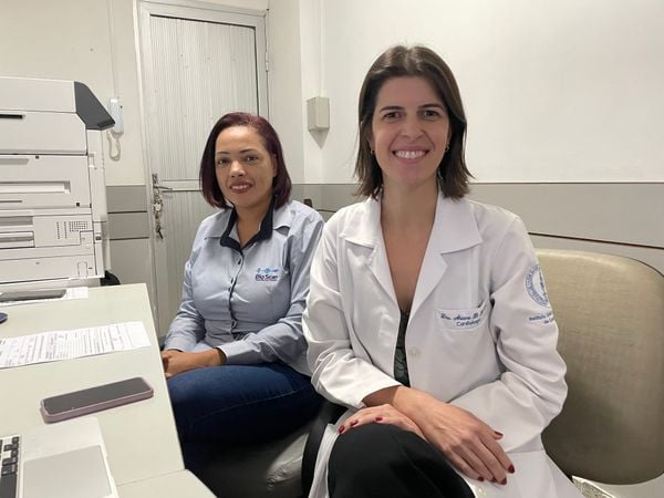Supervisora Técnica de Radiologia da Bio Scan, Eliene, e médica cardiologista que compõe o Corpo Clínico, Dra Ariane, na unidade Bio Scan Vitória Apart Hospital