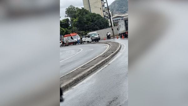 Acidente com quatro veículos deixa dois feridos em Vitória