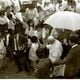 Data: 01/04/2005 - ES - Vitória - O Papa João Paulo II conversa com o menino Wanderson Caetano Sampaio, durante sua visita ao Bairro Nova Palestina, em Vitória, ocorrida no dia 19 de outubro de 1991. Editoria: Cidades - Foto: Chico Guedes - GZ