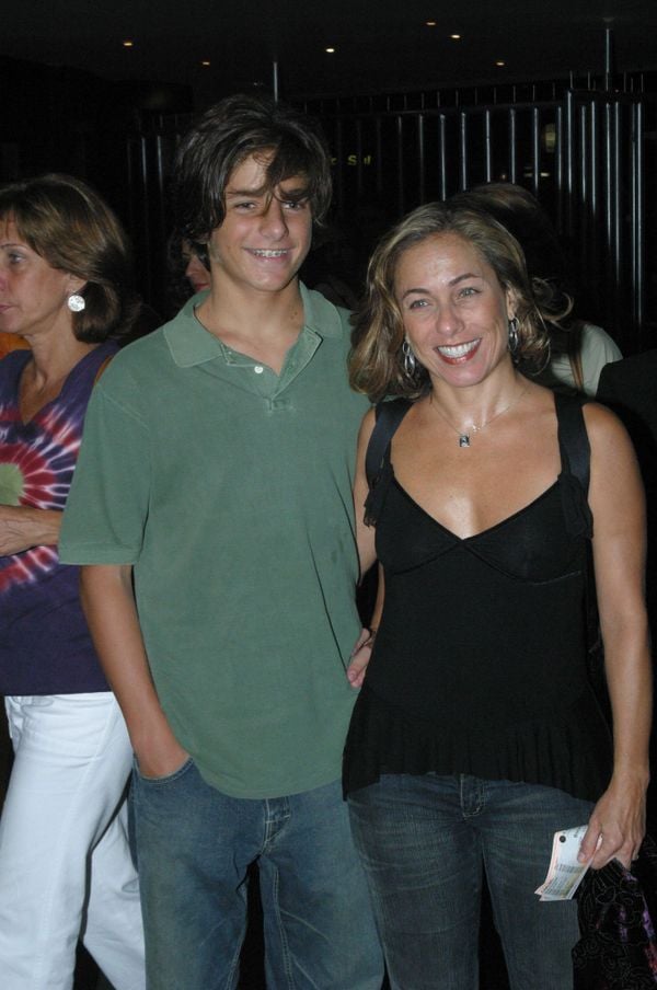 A atriz Cissa Guimarães e seu filho Rafael no show do Boca Livre, no Canecão, zona sul do Rio, em 2006