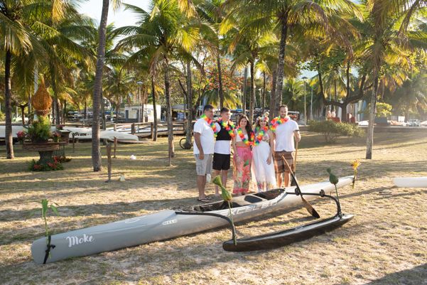 Fabio,  Lucas, Valentina e  Andrea Primo  e Matheus Loureiro,  da Trip Canoa, que fez o batismo 