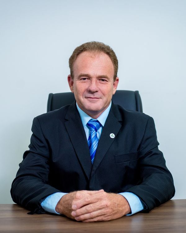 Segundo o presidente da instituição, Luiz Carlos Bastianello, no início, a cooperativa atuou como um elo de ligação entre a produção e o mercado. 