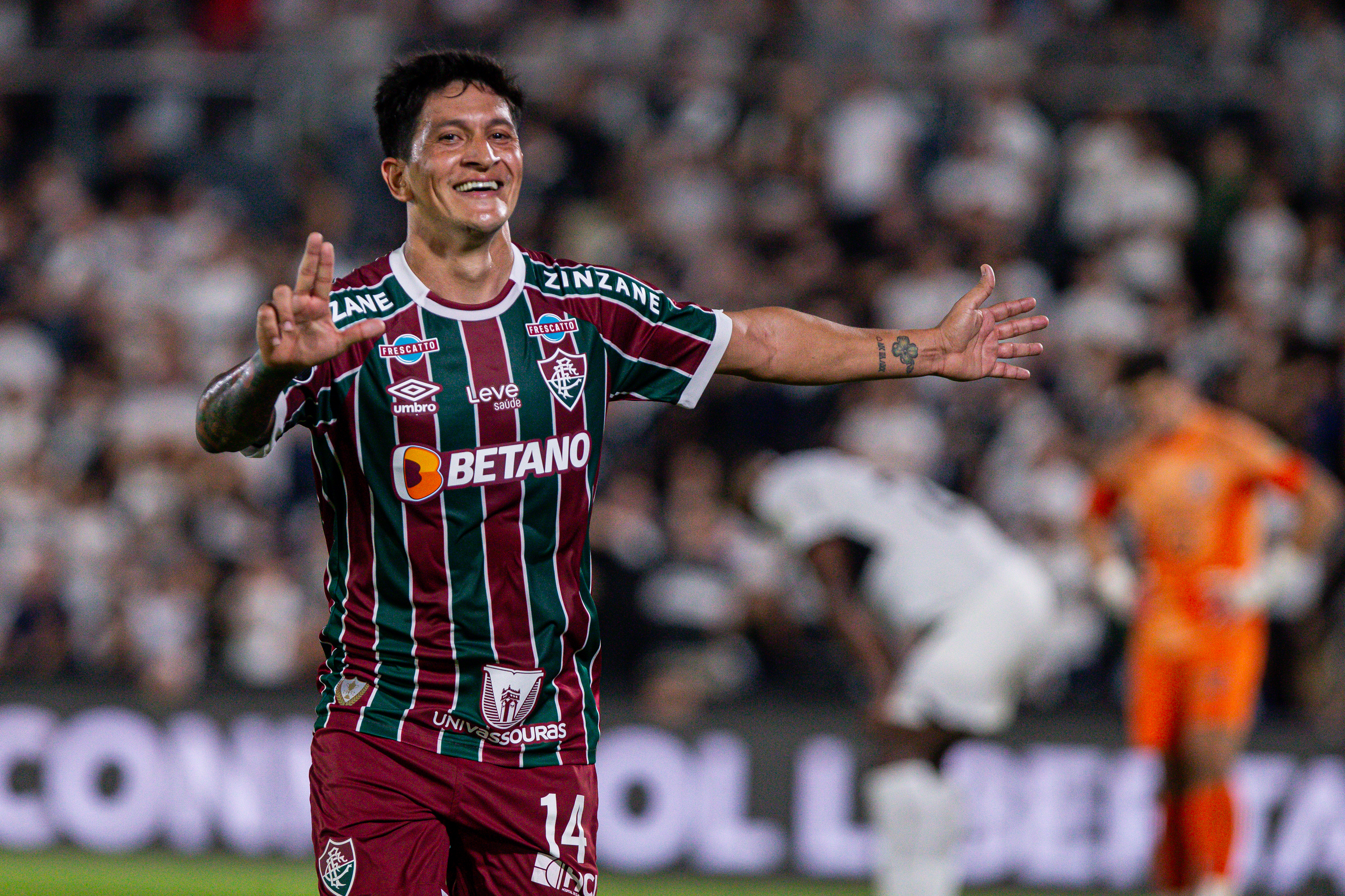 A Gazeta  Fluminense goleia o Volta Redonda e se garante na final do  Carioca