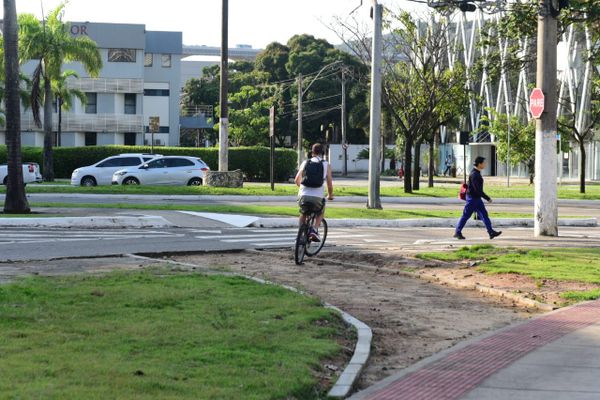 Conexão da Ciclovia da Vida em Vitória não está pronta e dificulta vida de ciclistas