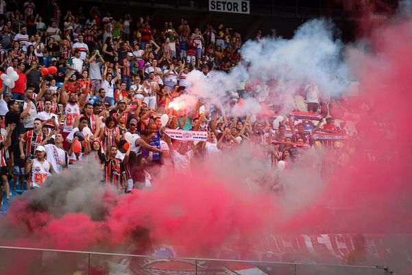 Festa da torcida do Serra no Kleber Andrade