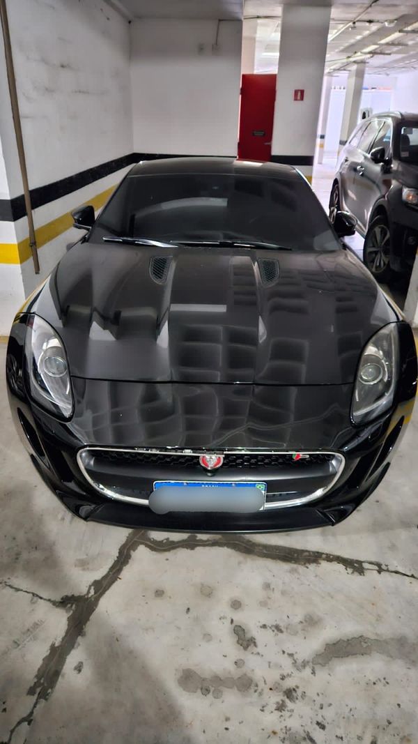 Lancha, carros de luxo e armas apreendidas durante operação Alapar por Divulgação / Polícia Federal 