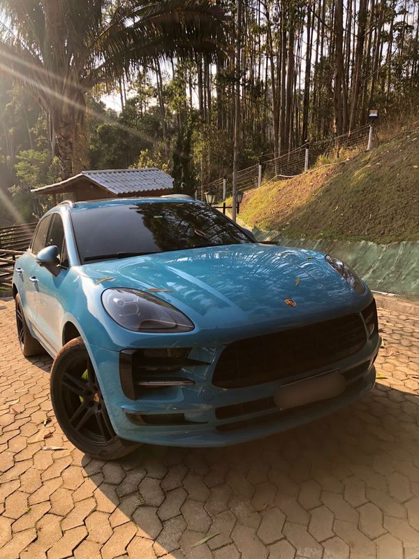 Lancha, carros de luxo e armas apreendidas durante operação Alapar por Divulgação / Polícia Federal 