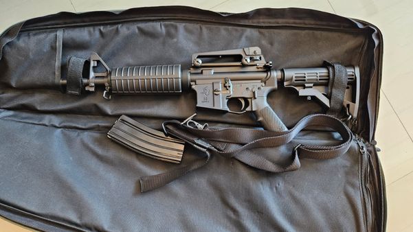 Lancha, carros de luxo e armas apreendidas durante operação Alapar por Divulgação / Polícia Federal 