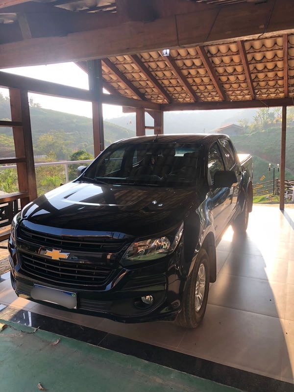 Lancha, carros de luxo e armas apreendidas durante operação Alapar por Divulgação / Polícia Federal 