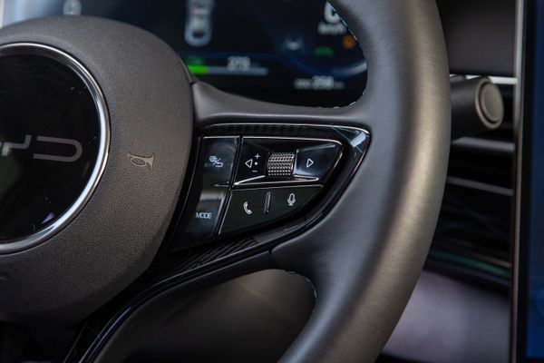 Novo BYD Seal chega ao Brasil com valor atrativo e características marcantes 