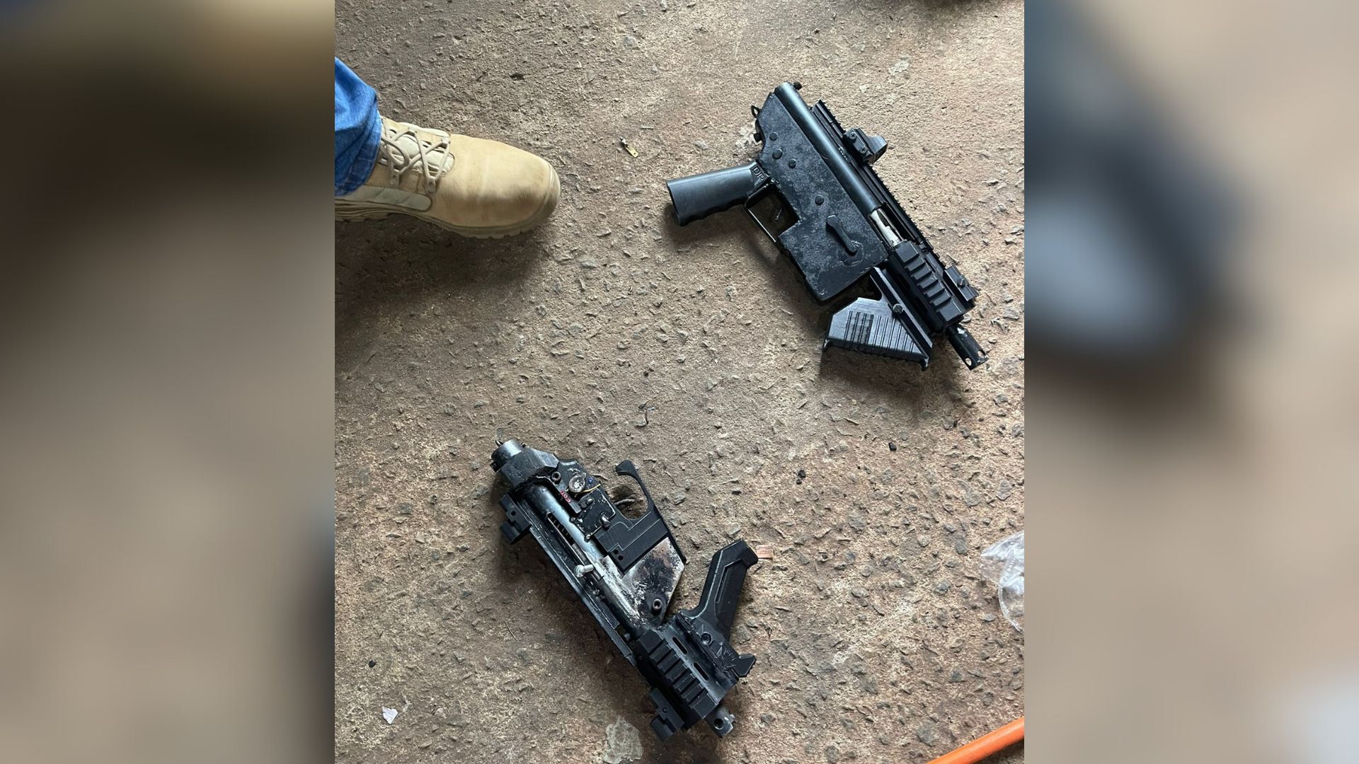 Os armamentos eram feitos até em 3D em uma casa na cidade, no Norte do ES. Dois homens e uma mulher foram presos na ação policial