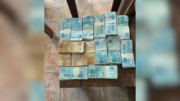 Operação da PF: dinheiro encontrado em casa de assessor de vereador de Vitória