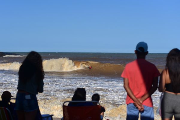 Campeonato brasileiro de body board disputado na Barra do Jucu por Vitor Jubini