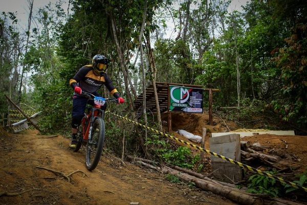 4º Etapa da Liga Capixaba de Downhill Colatina por Fernando Madeira