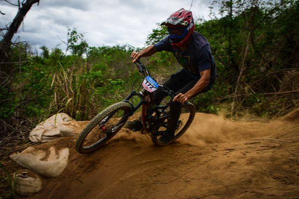4º Etapa da Liga Capixaba de Downhill Colatina por Fernando Madeira