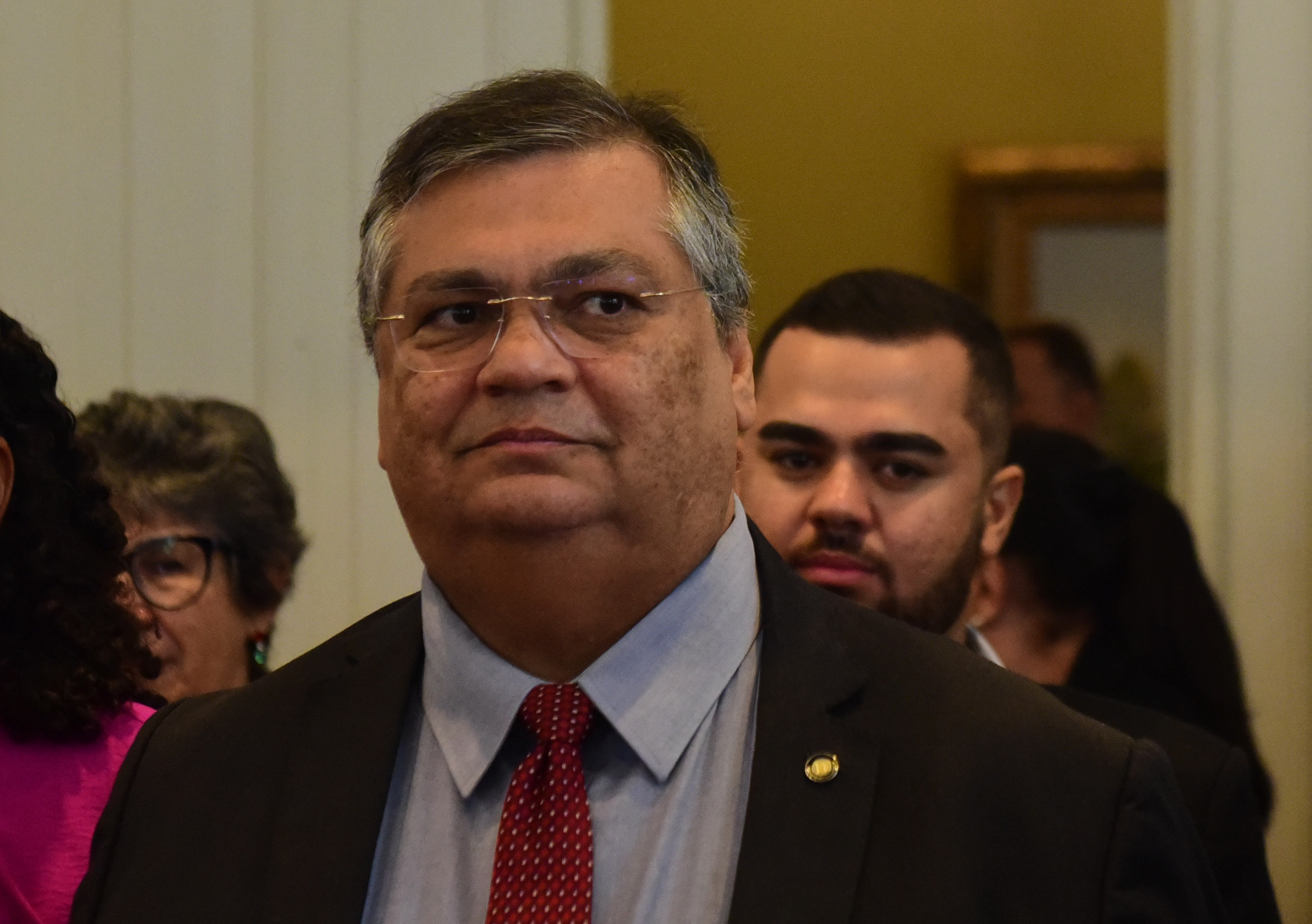 O ex-governador do Maranhão destaca que teve “a alegria de exercer a magistratura” ao longo de 12 anos e que tem longa carreira acadêmica