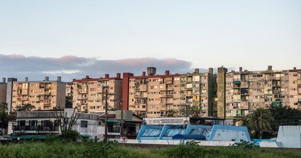 Claro que não estamos pregando nenhuma atitude vingativa e muito menos devolver os abusos cometidos por traficantes, mas apenas impor a presença do Estado onde quer que alguém se autointitule senhor da guerra