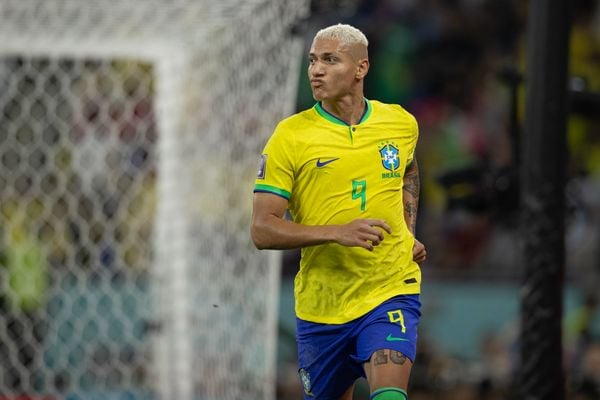 https://midias.agazeta.com.br/2023/09/06/richarlison-atacante-do-tottenham-e-da-selecao-brasileira-1856580-article.jpg