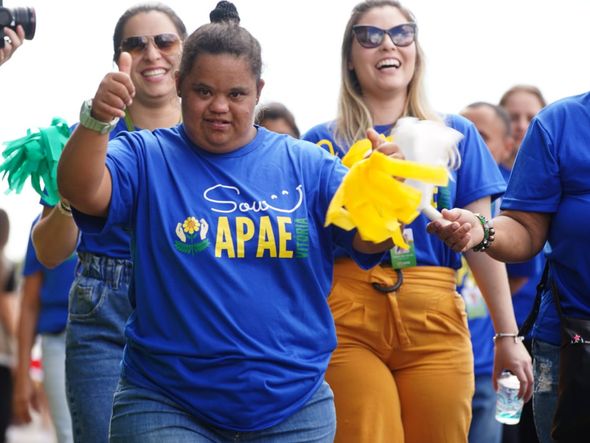 Integrantes da APAE também desfilaram no 7 de setembro por Fernando Madeira