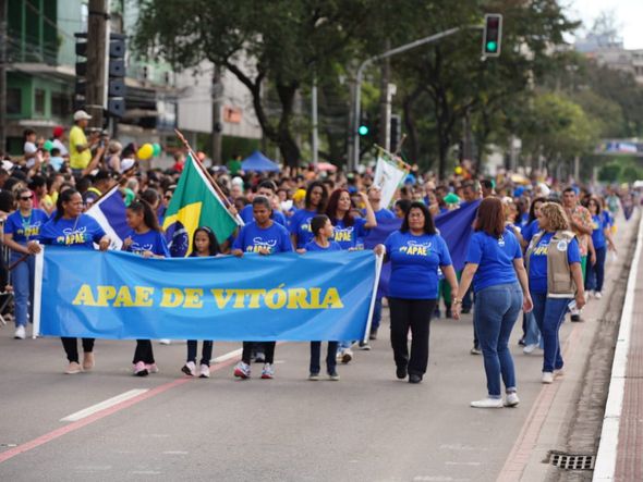 APAE abre desfile cívico-militar de 2023 por Fernando Madeira