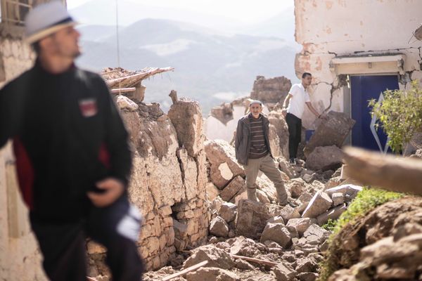 Moradores de Marrakech e arredores ainda buscam por sobreviventes entre os escombros deixados por terremoto no Marrocos por Mosaab Elshamy/ AP/ Estadão Conteúdo