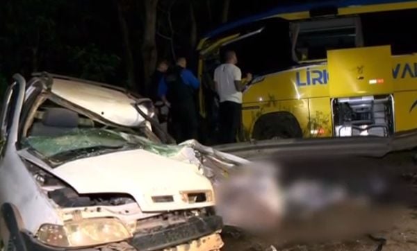 Acidente com três veículos na BR 101, em Serra Sede