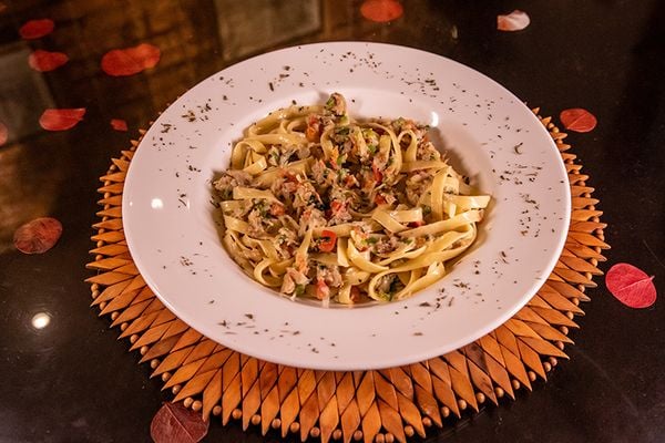 Bacalhau Passione com linguine do Domus Itálica para o 4º Festival Praia Gourmet, no Shopping Praia da Costa por Adessandro Reis