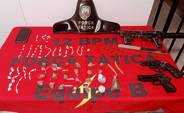 Material apreendido com quarteto suspeito de roubo em Linhares