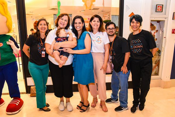 Equipe de voluntários do Vitória Down