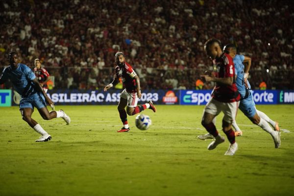 Imagens da partida entre Flamengo x Athletico-PR no Kleber Andrade por Fernando Madeira