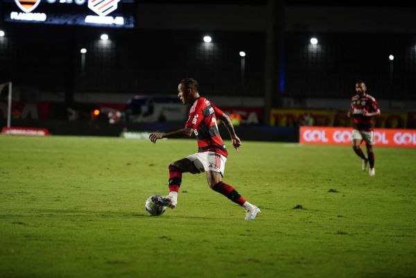 Imagens da partida entre Flamengo x Athletico-PR no Kleber Andrade por Fernando Madeira