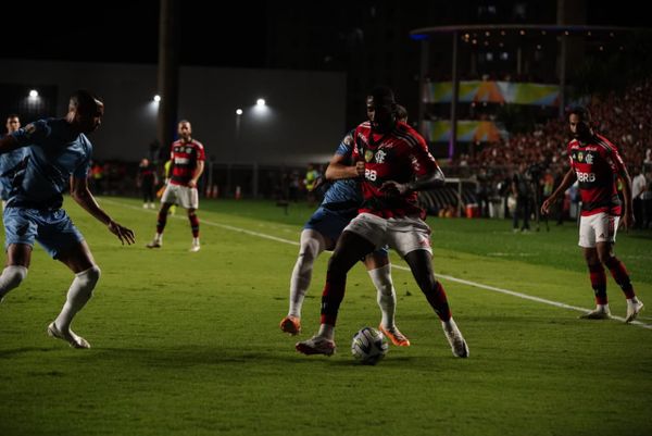 Imagens da partida entre Flamengo x Athletico-PR no Kleber Andrade por Fernando Madeira