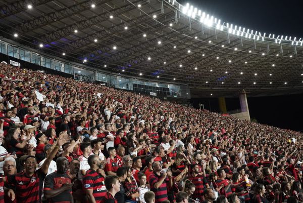 Imagens da partida entre Flamengo x Athletico-PR no Kleber Andrade por Fernando Madeira