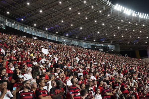 Imagens da partida entre Flamengo x Athletico-PR no Kleber Andrade por Fernando Madeira