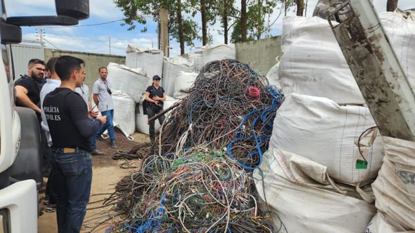 Polícia realiza operação para fiscalizar comércio ilegal de material reciclado na Grande Vitória por Divulgação / Polícia Civil