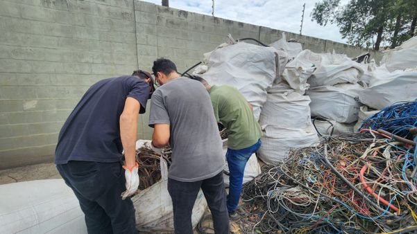 Polícia realiza operação para fiscalizar comércio ilegal de material reciclado na Grande Vitória por Divulgação / Polícia Civil
