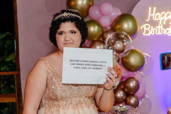 Thais Pessotti, uma das sobreviventes do atentado em Aracruz, completou 15 anos por Reprodução | ‎Foto Niposs 