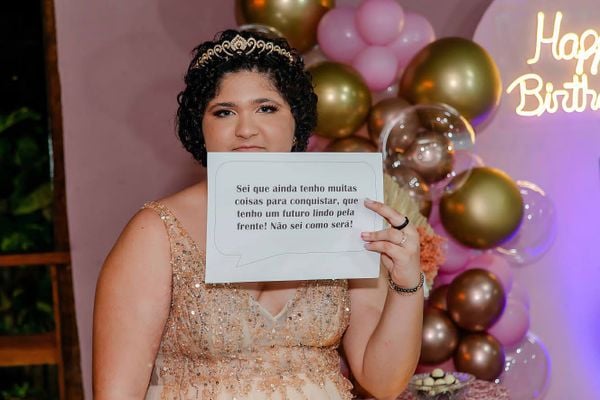 Thais Pessotti, uma das sobreviventes do atentado em Aracruz, completou 15 anos por Reprodução | ‎Foto Niposs 