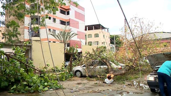 Destruição em Colatina após temporal  por Wando Fagundes