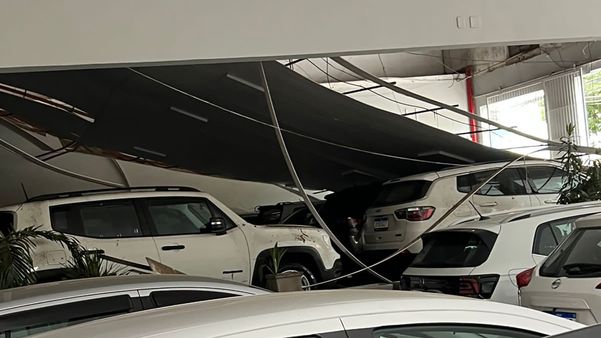 Destruição em Colatina após temporal com rajadas de até 100 km/h por Leitor | A Gazeta