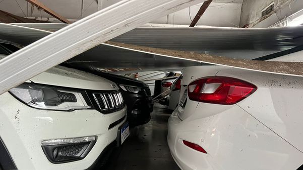 Destruição em Colatina após temporal com rajadas de até 100 km/h por Leitor | A Gazeta