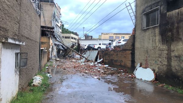 Destruição em Colatina após temporal com rajadas de até 100 km/h por Leitor | A Gazeta