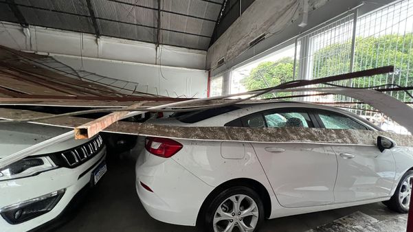 Destruição em Colatina após temporal com rajadas de até 100 km/h por Leitor | A Gazeta