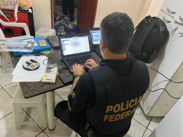 PF apreende computador de adolescente com pornografia infantil na Serra